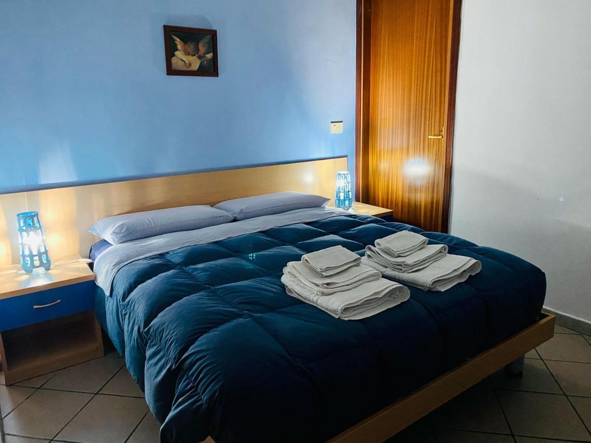 Apartment Tirreno Тирренія Екстер'єр фото