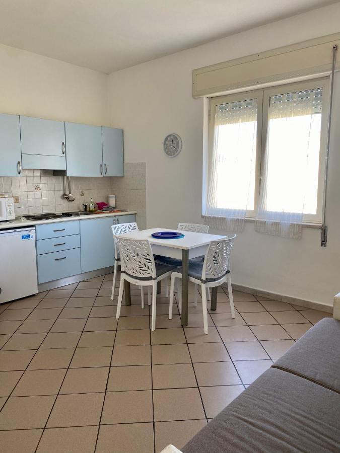 Apartment Tirreno Тирренія Екстер'єр фото