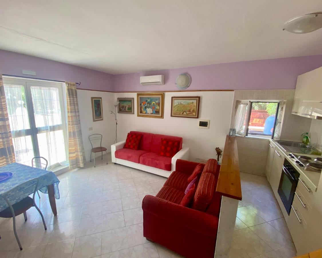 Apartment Tirreno Тирренія Екстер'єр фото