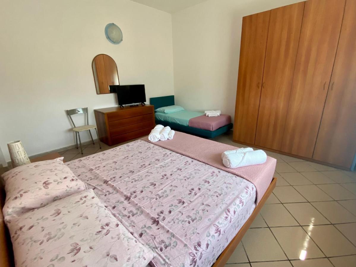 Apartment Tirreno Тирренія Екстер'єр фото