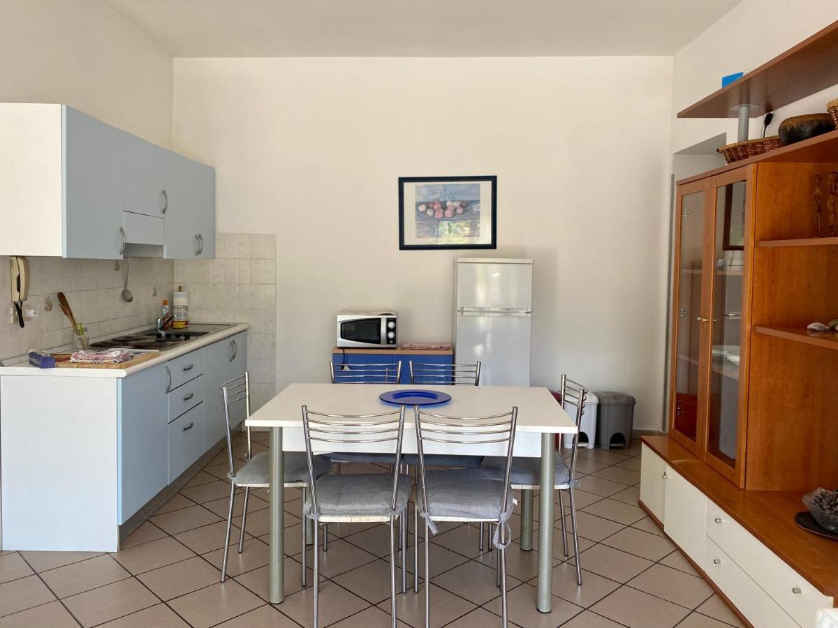 Apartment Tirreno Тирренія Екстер'єр фото