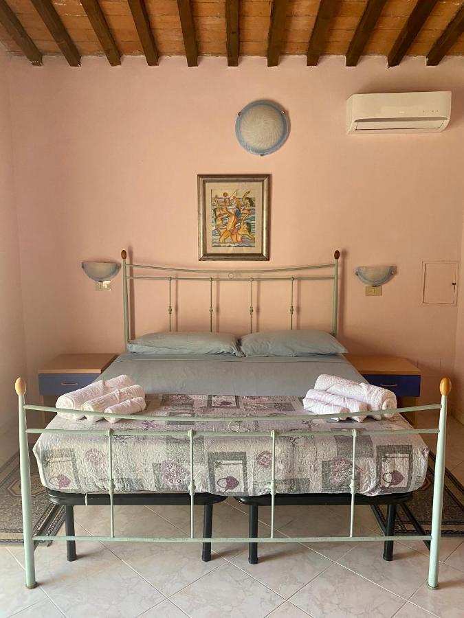 Apartment Tirreno Тирренія Екстер'єр фото