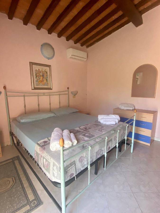 Apartment Tirreno Тирренія Екстер'єр фото