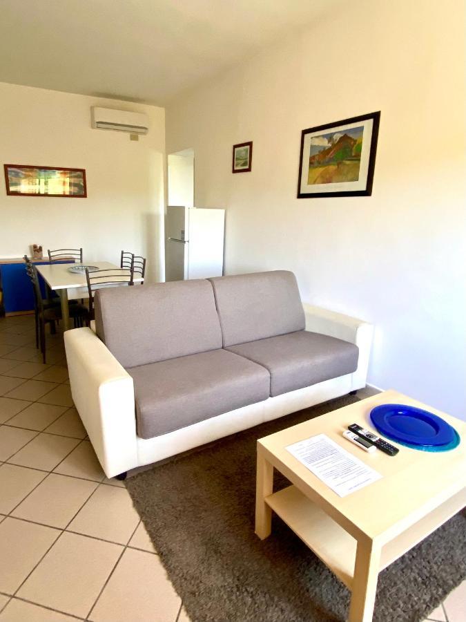 Apartment Tirreno Тирренія Екстер'єр фото