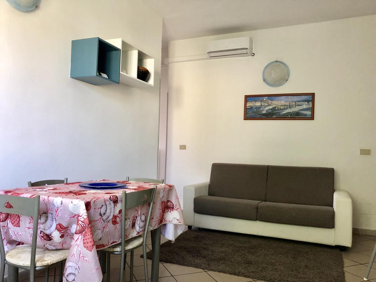 Apartment Tirreno Тирренія Екстер'єр фото